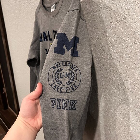 VS Pink 5th & Ocean University of Michigan Sweatshirt | Size M - Picture 3 of 5